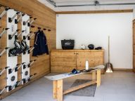 Chalet Lacuzon Ski Royal with sauna and whirlpool-12