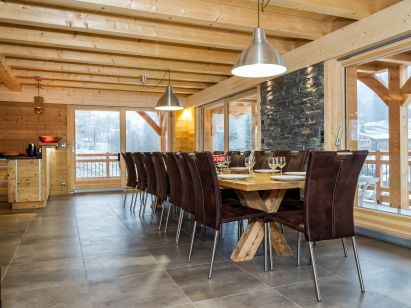 Chalet Haute Cime with outdoor whirlpool and sauna-2