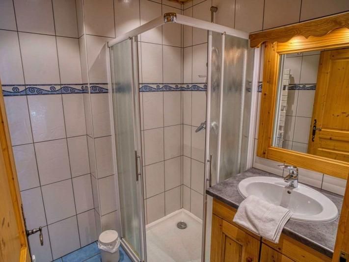Chalet Les 2 Vallees with outdoor whirlpool and sauna