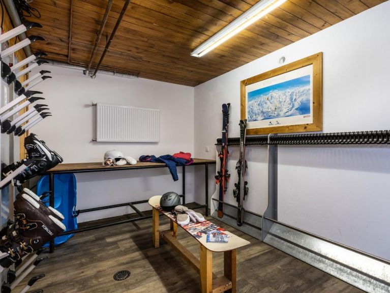 Chalet Lacuzon with private sauna and outdoor whirlpool