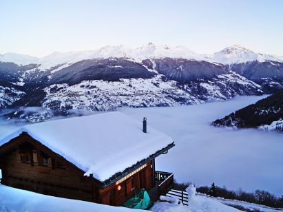 Chalet Etoile des 4 Vallées with private sauna-1