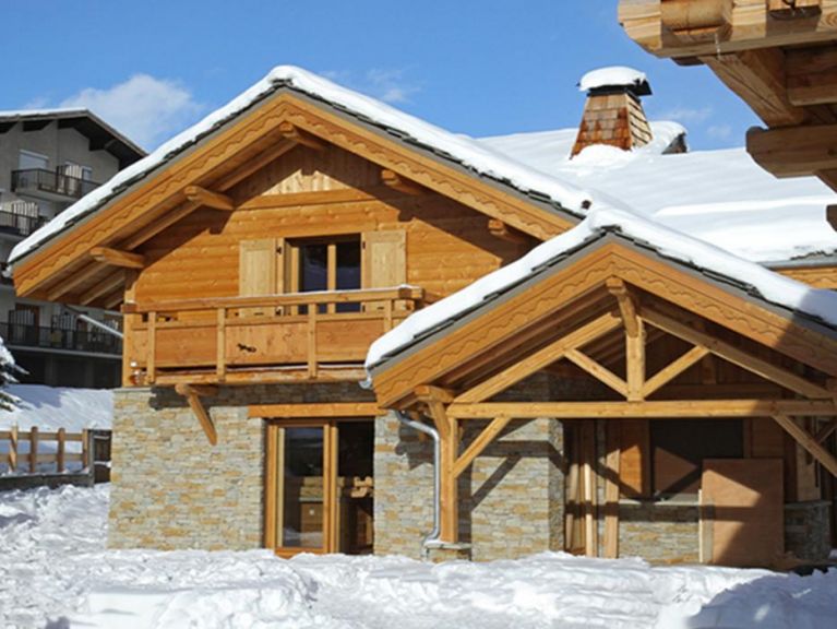 Chalet Le Renard Lodge with private pool and sauna