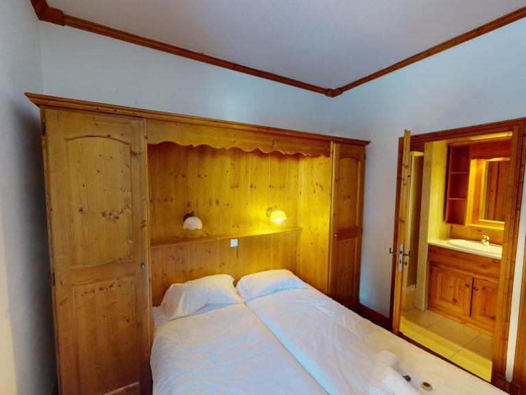 Chalet-apartment Les Arolles