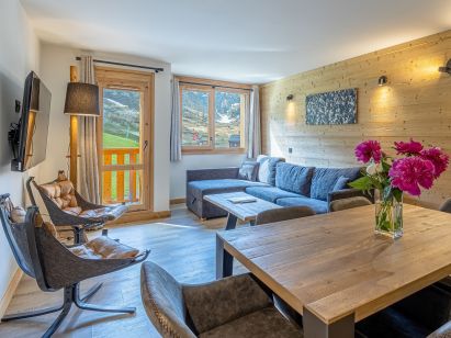 Apartment W2050 with outdoor hot tub-1