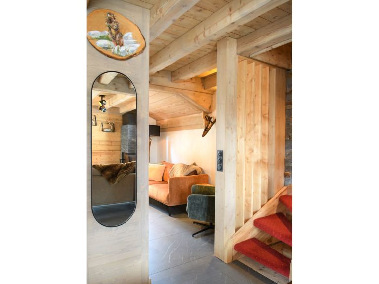 Chalet Le Hameau des Marmottes with family room and sauna