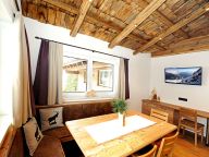 Chalet-apartment Berghof 2nd floor, with (private) infrared cabin-4