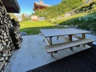Chalet Les Oisillons with outdoor sauna-27