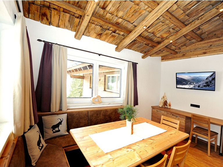 Chalet-apartment Berghof 2nd floor, with (private) infrared cabin