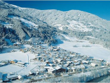 Ski village Centrally located skiing village with a versatel skiing area.-2