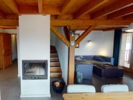 Chalet Le Clos du Pré with a family room-2