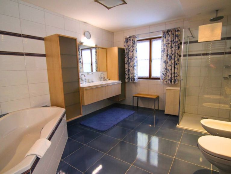 Chalet Anna Maria catering included