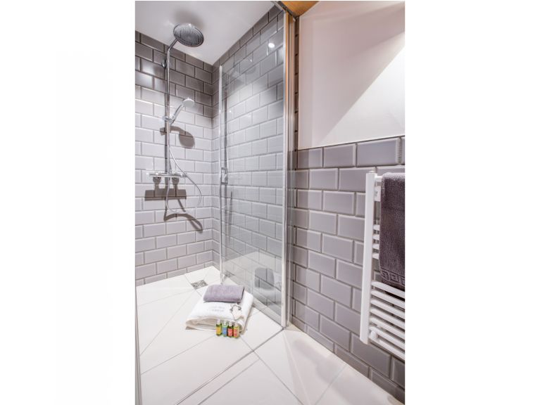 Chalet Les Trois Bonheurs with outdoor whirlpool