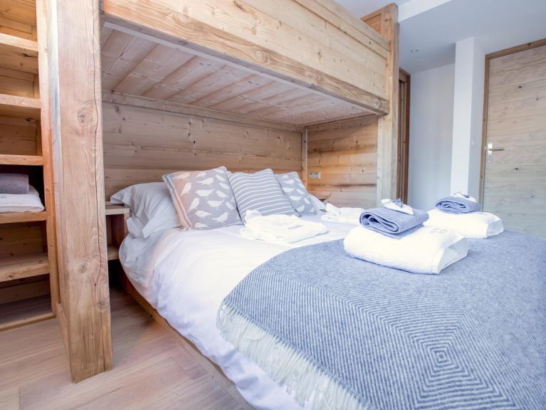 Chalet Les Trois Bonheurs with outdoor whirlpool