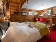 Chalet Le Hameau des Marmottes with family room and sauna-43