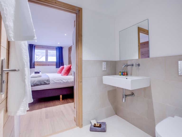 Chalet Les Trois Bonheurs with outdoor whirlpool