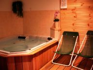 Chalet In de Wolken catering included with sauna and whirlpool bath-3