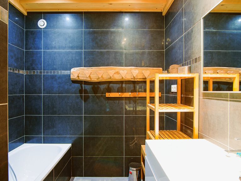 Chalet Vonnes with private sauna