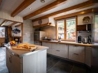 Chalet Lacuzon with private sauna and outdoor whirlpool-6