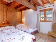 Chalet Coeur du Paradis with sauna-11