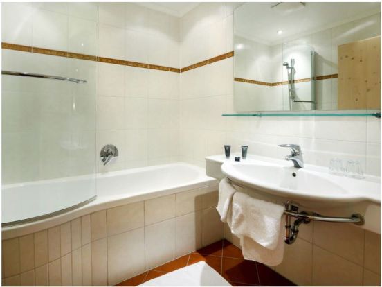Apartment Glanzer Homes-5