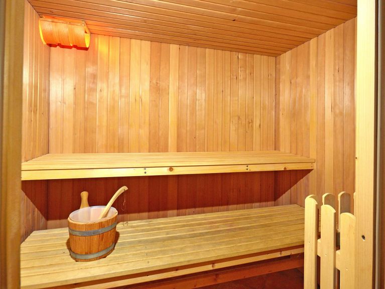 Chalet Pierina with private sauna