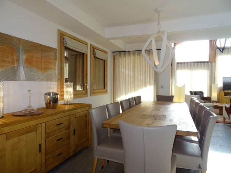 Chalet Caseblanche Myriel with fire place, sauna and whirlpool