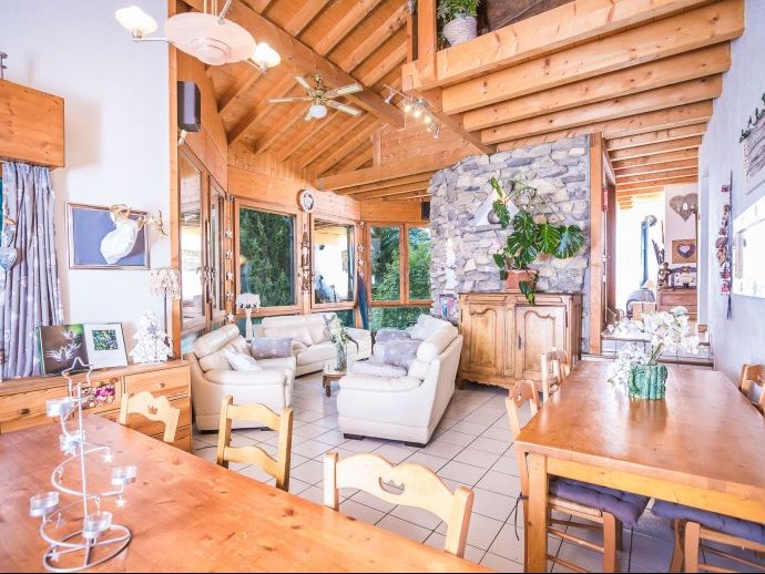 Chalet La Couqueille with outside-whirlpool