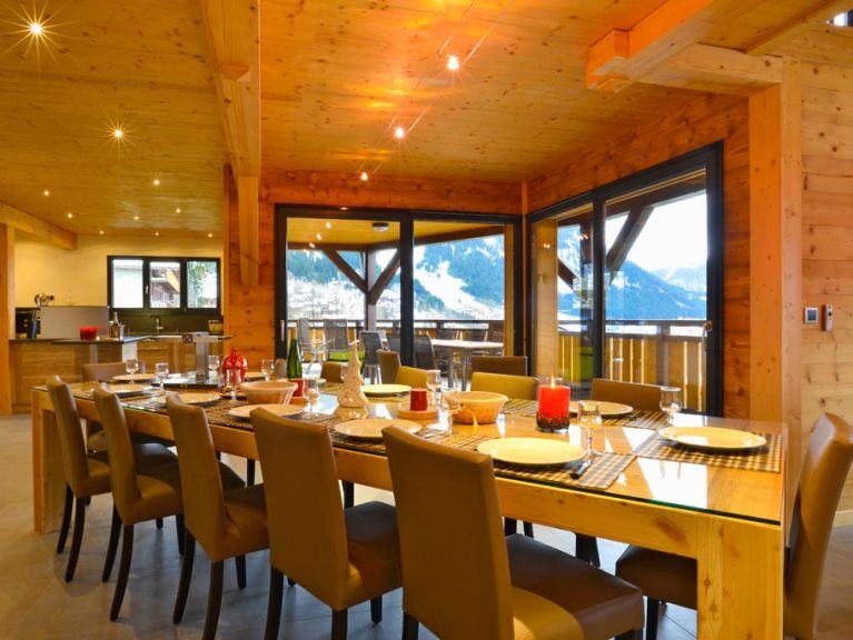 Chalet Les Frasses with private sauna and outdoor whirlpool