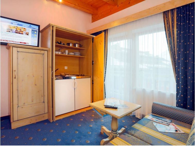 Apartment Glanzer Homes first floor