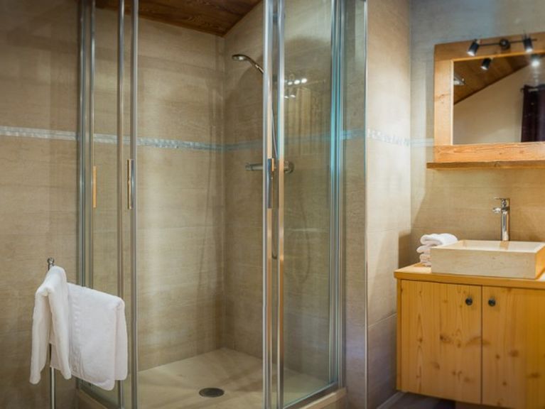 Chalet Dormeur with sauna and outdoor whirlpool, Sunday to Sunday