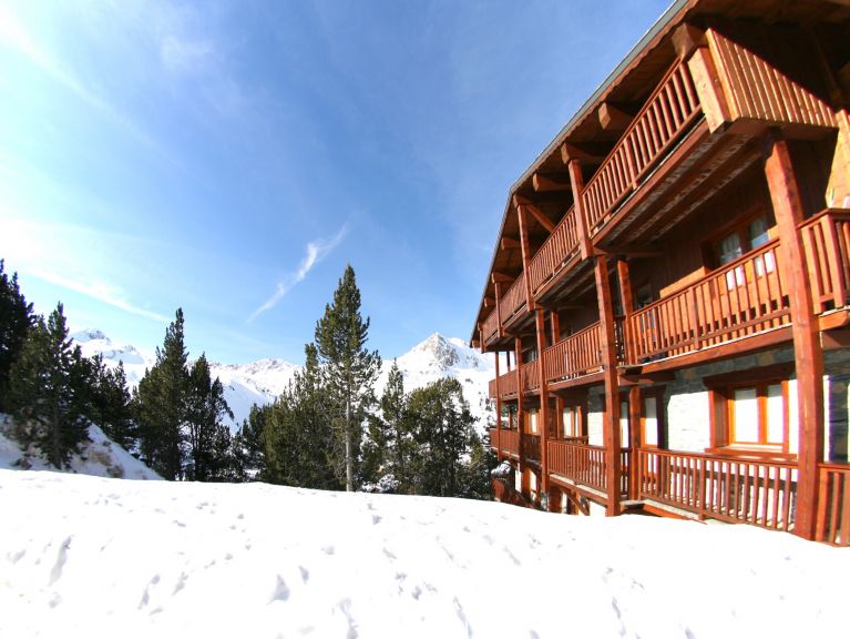 Chalet-apartment Les Arolles
