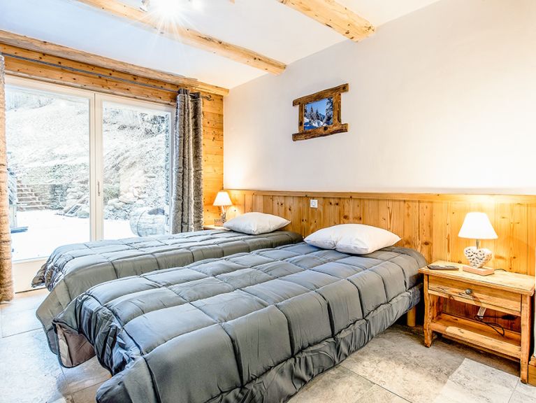 Chalet Le Pré Suzette, with sauna and outdoor whirlpool