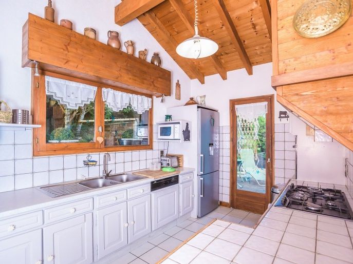 Chalet La Couqueille with outside-whirlpool