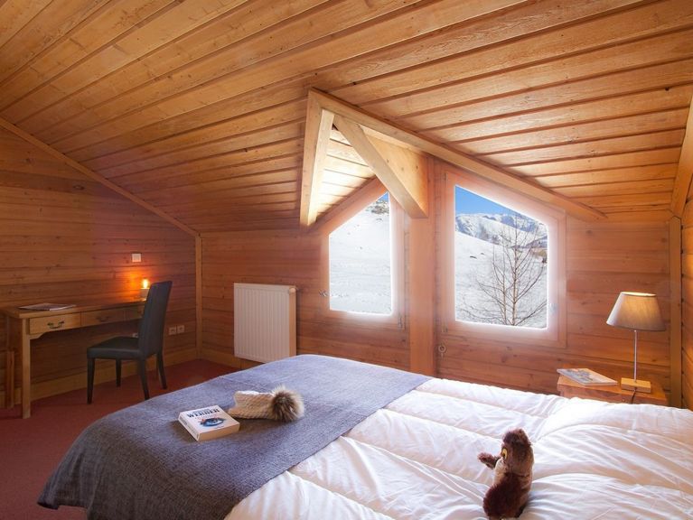 Chalet De l'Altiport Diane with sauna