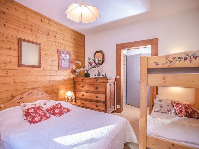 Chalet La Couqueille with outside-whirlpool