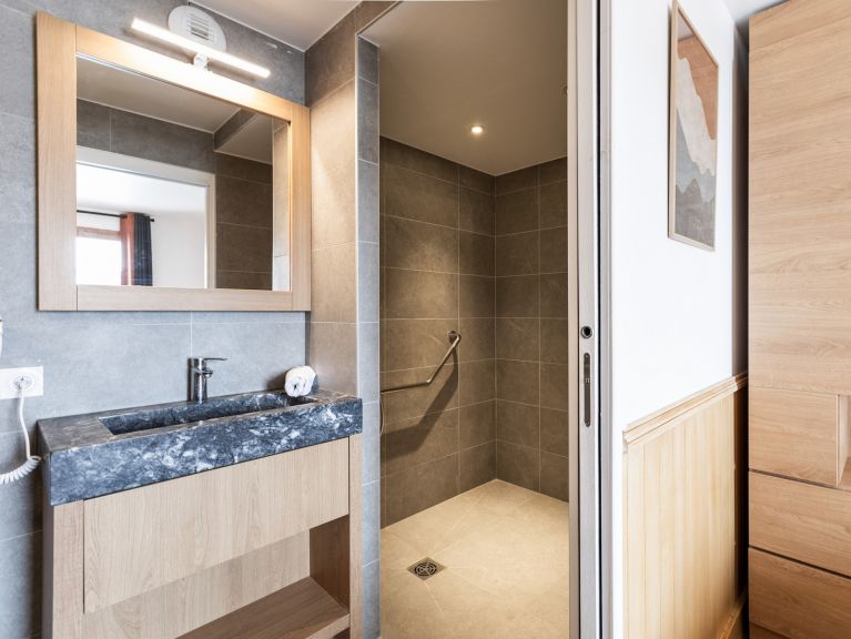 Chalet-apartment Le Val Chavière with sauna