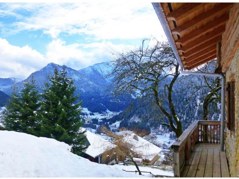 Chalet Petit Châtel with outdoor whirlpool