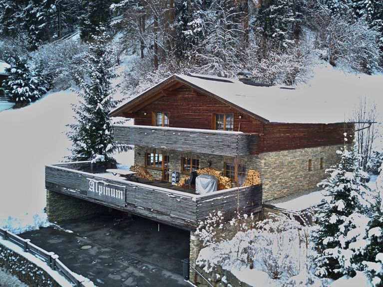 Chalet Alpinum catering included
