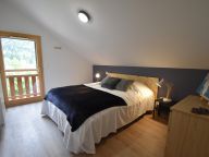 Chalet Des Etoiles d'Antoine & Mary with infrared sauna-3