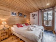 Chalet Zanskar with outdoor whirlpool-22