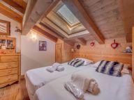 Chalet Zanskar with outdoor whirlpool-24