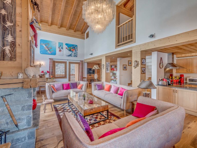 Chalet Zanskar with outdoor whirlpool