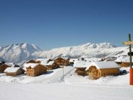 Chalet de L'Altiport Type DFF e.g. Sophie, Lena-34