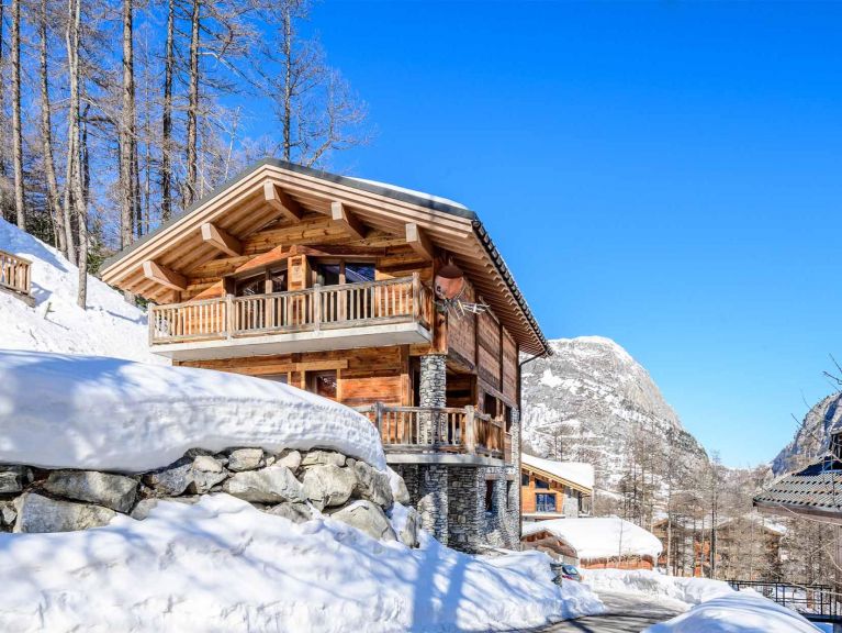 Chalet Acajuma Sunday to Sunday