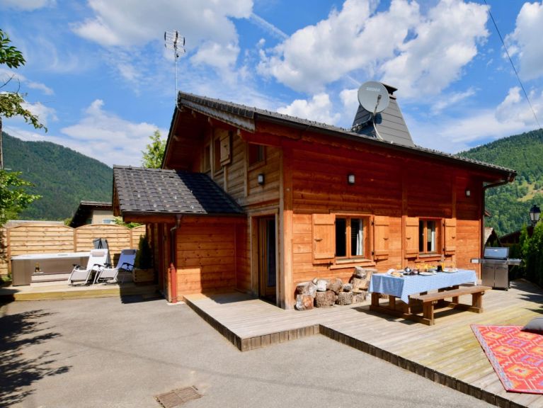 Chalet Imperial with sauna and outdoor whirlpool