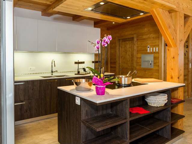 Chalet Emilie with outside whirlpool