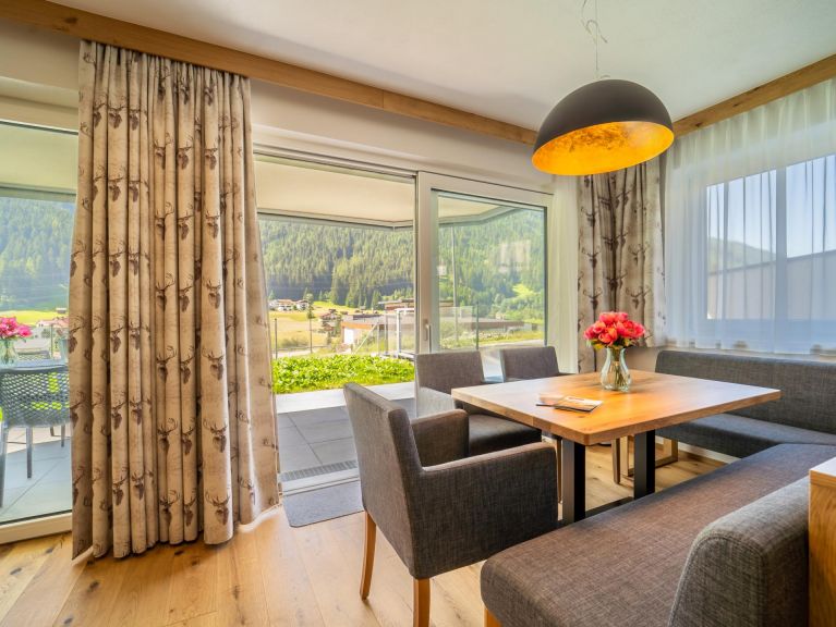 Chalet-apartment Pettneu Top 1