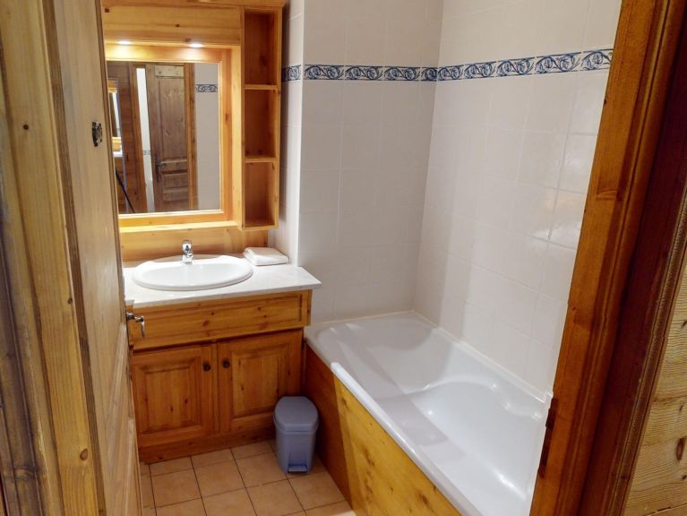 Chalet-apartment Les Arolles