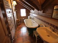 Chalet Le Vieux catering included and private sauna-15