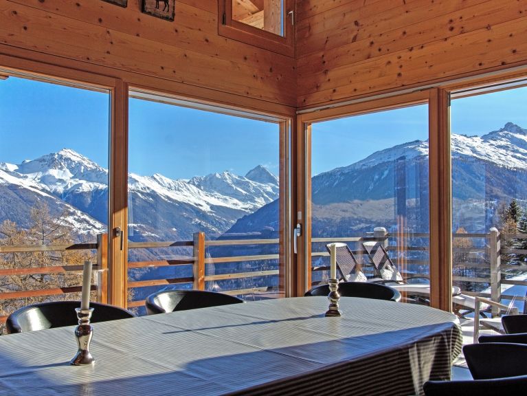 Chalet sur Piste with private sauna